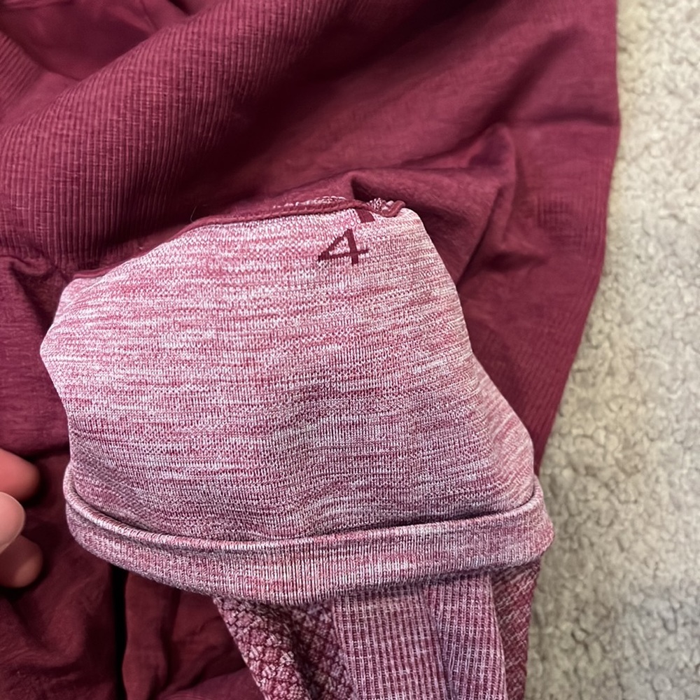 Lululemon ombré berry capri legging size 4 - Picture 5 of 5